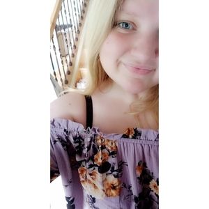 Meet your Posher, Alexis